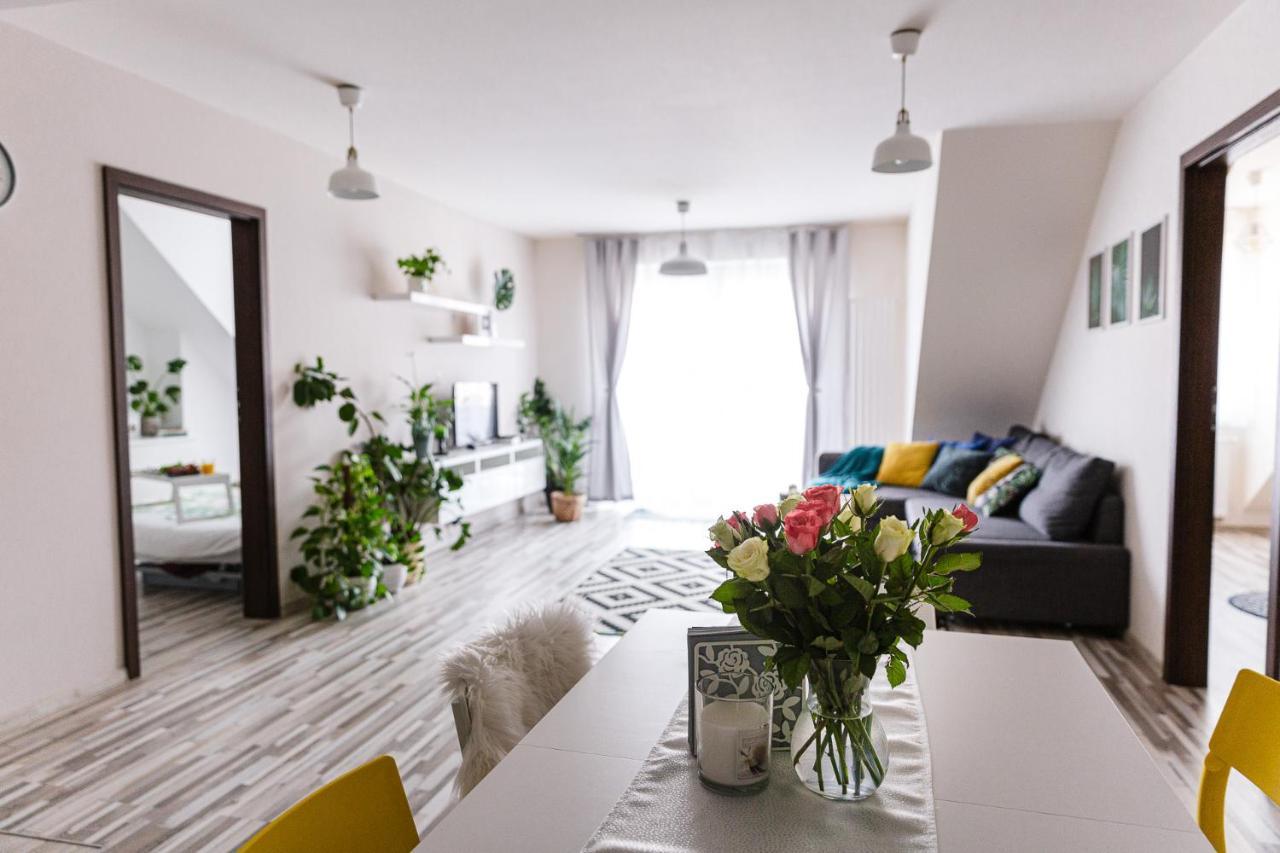 Apartament W Centrum Ustrzyki Dolne Exterior foto